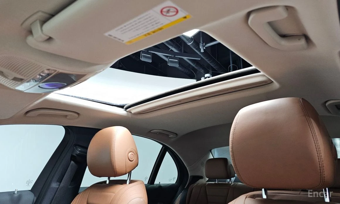 Mercedes-Benz E 300 * 4MATIC* AMG* КОЖА* ПОДГРЕВ* BURMESTER* FULL* ПАН, снимка 16 - Автомобили и джипове - 54129641