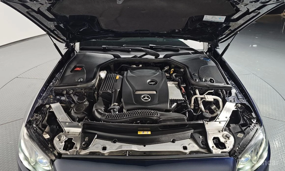 Mercedes-Benz E 300 * 4MATIC* AMG* КОЖА* ПОДГРЕВ* BURMESTER* FULL* ПАН, снимка 6 - Автомобили и джипове - 54129641