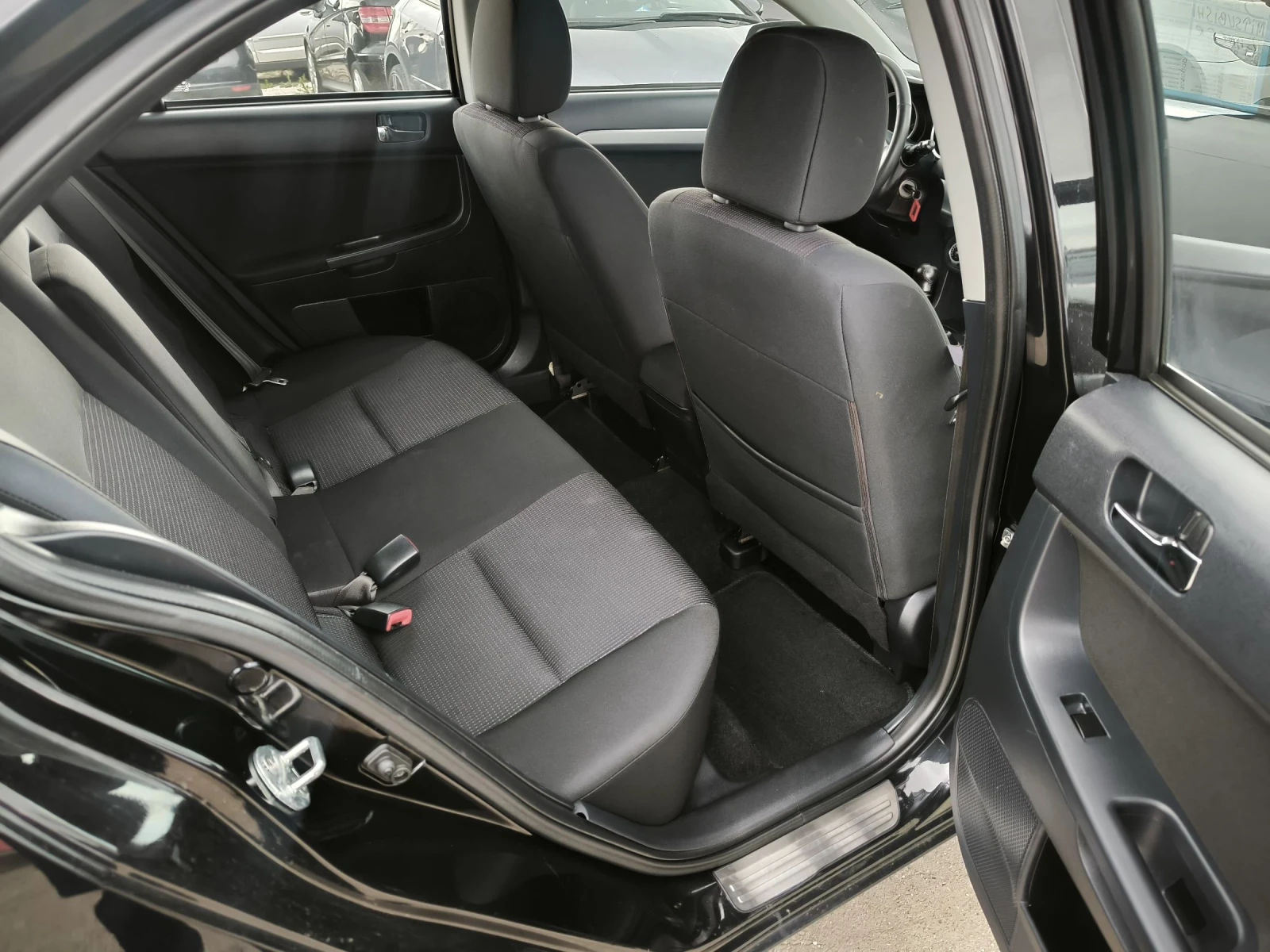 Mitsubishi Lancer 1.8TD, снимка 10 - Автомобили и джипове - 54291909