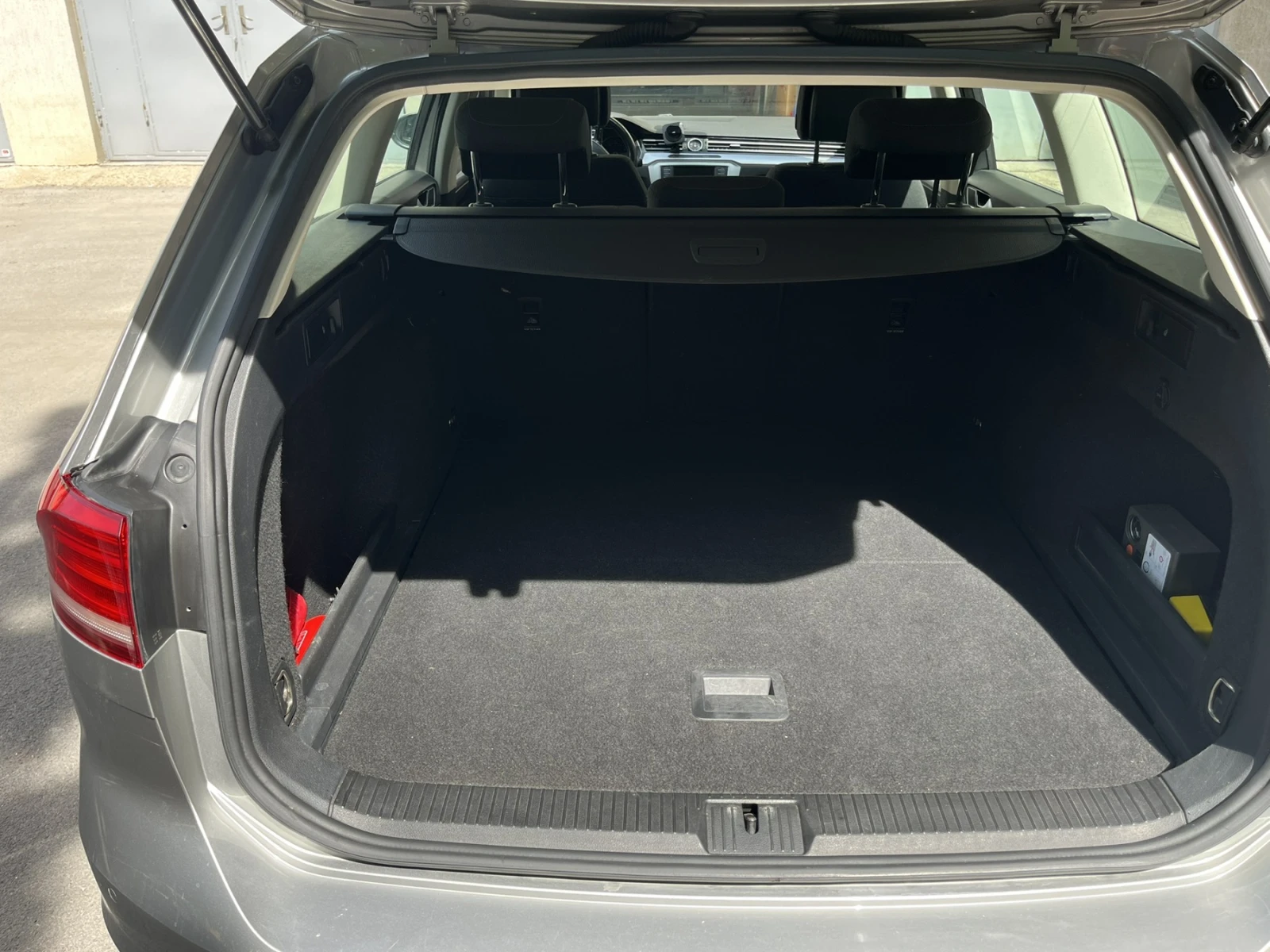 VW Passat B8 variant, снимка 5 - Автомобили и джипове - 54666637