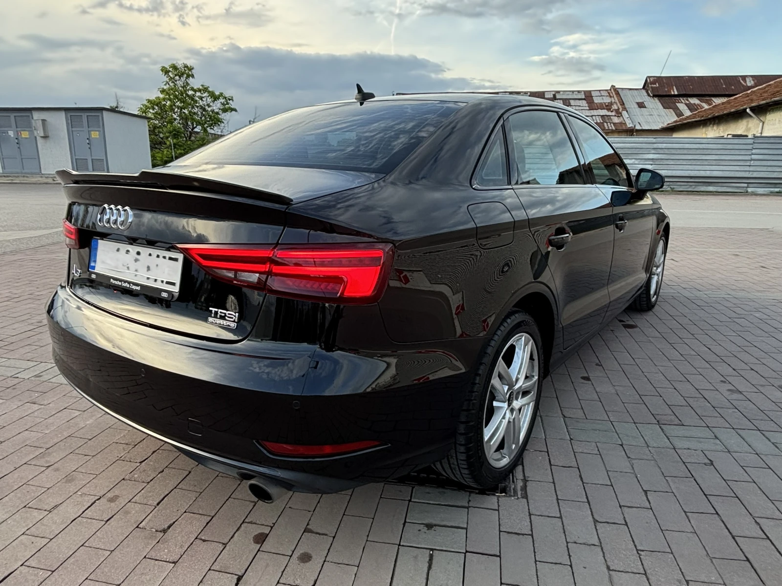 Audi A3 2.0 TFSI, снимка 3 - Автомобили и джипове - 54750877