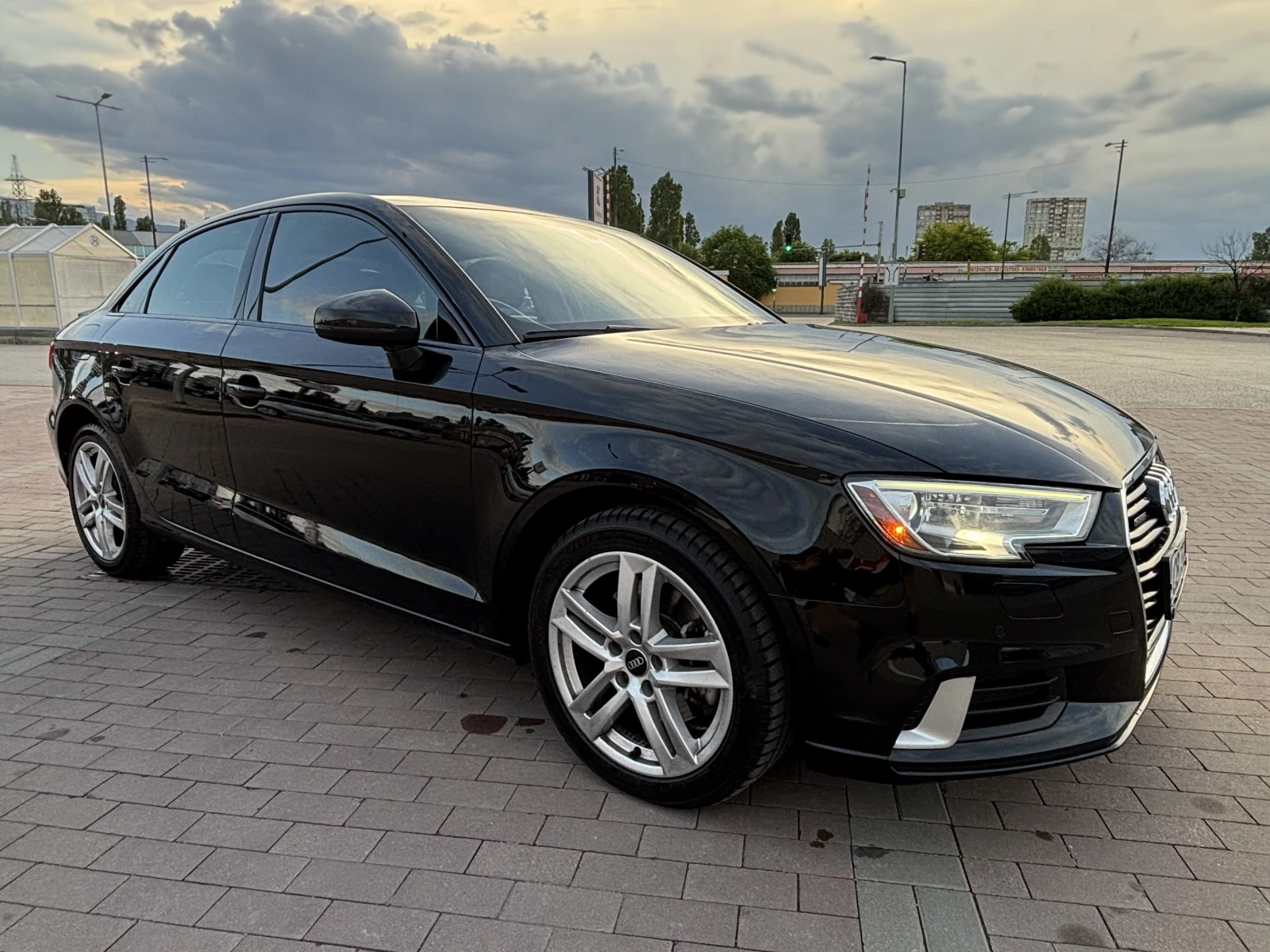 Audi A3 2.0 TFSI, снимка 7 - Автомобили и джипове - 54750877