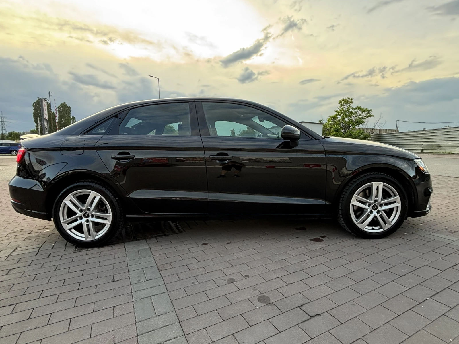 Audi A3 2.0 TFSI, снимка 6 - Автомобили и джипове - 54750877