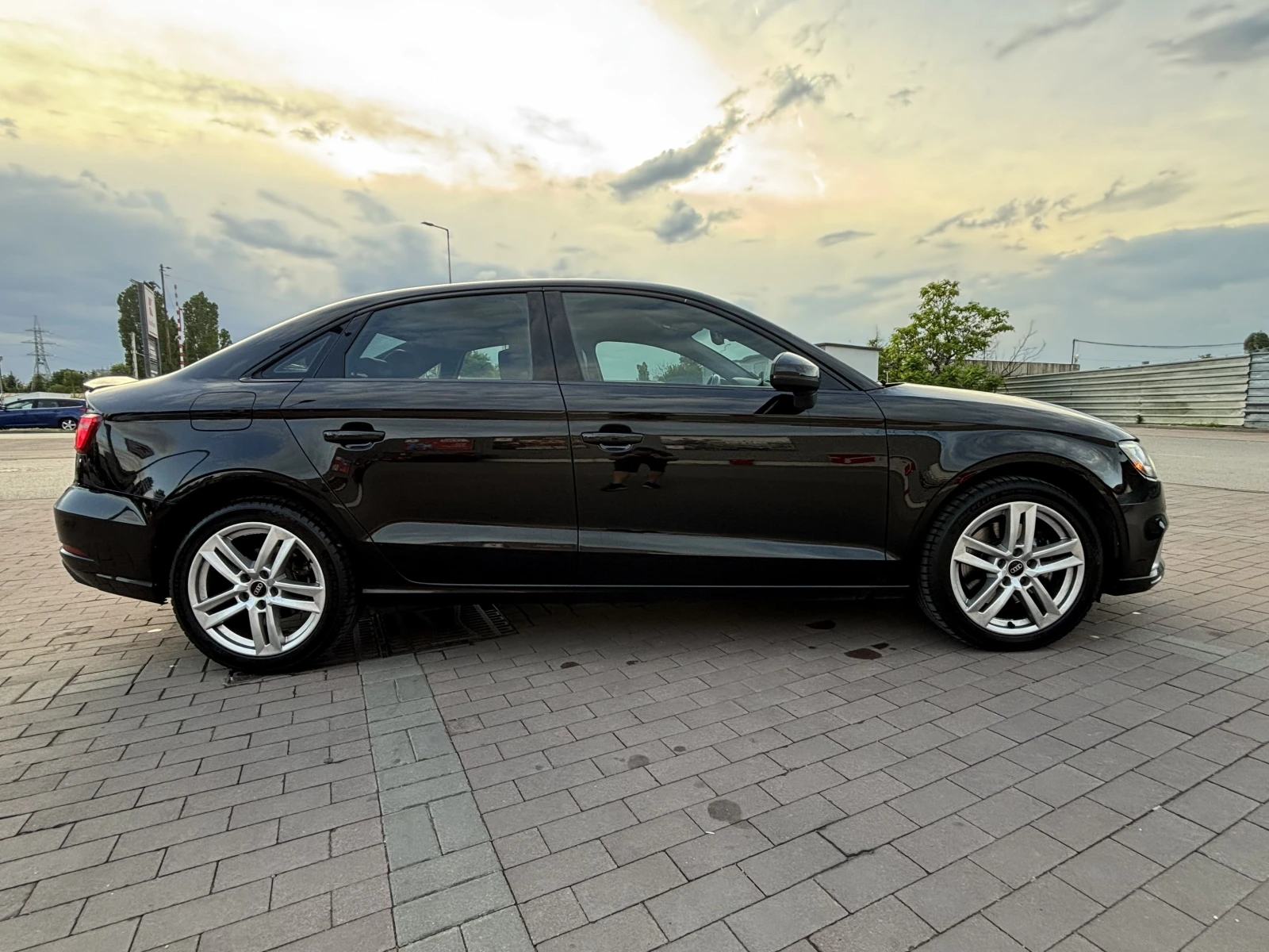 Audi A3 2.0 TFSI, снимка 2 - Автомобили и джипове - 54750877