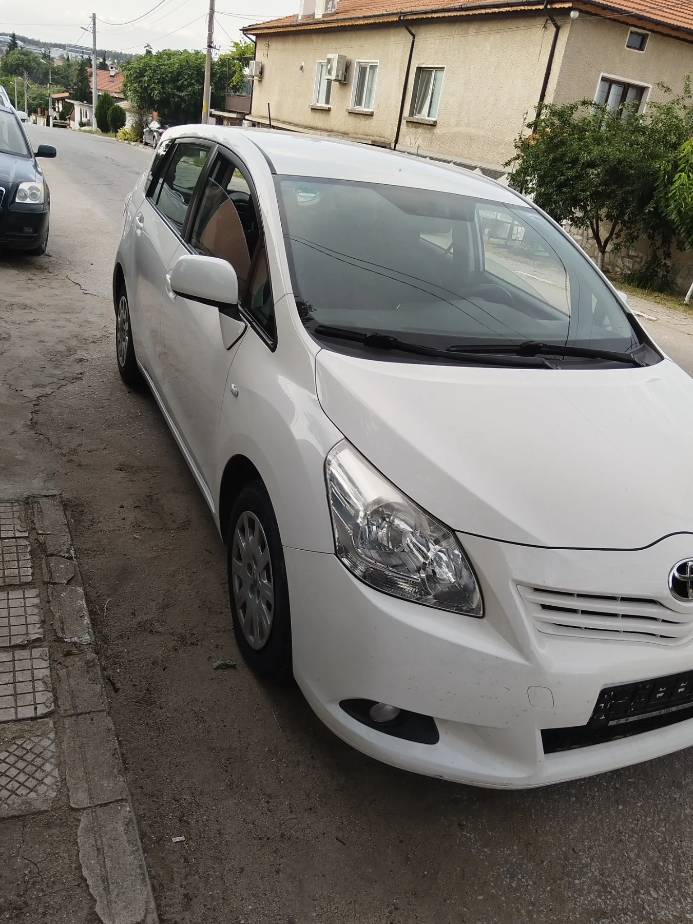Toyota Verso 7 местна, снимка 2 - Автомобили и джипове - 54977468