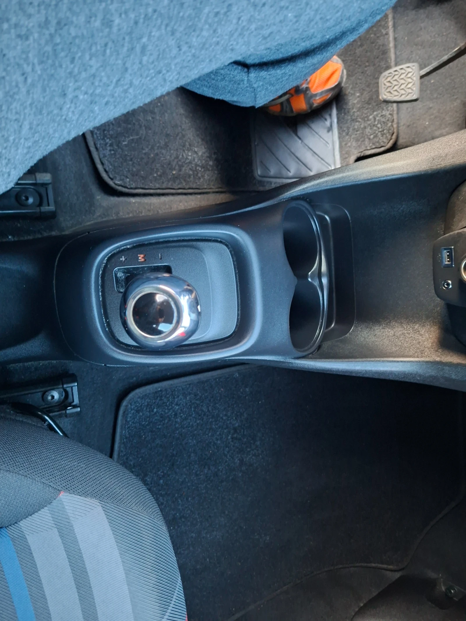 Peugeot 108 1.0 VVTI EURO5B, снимка 11 - Автомобили и джипове - 55485770