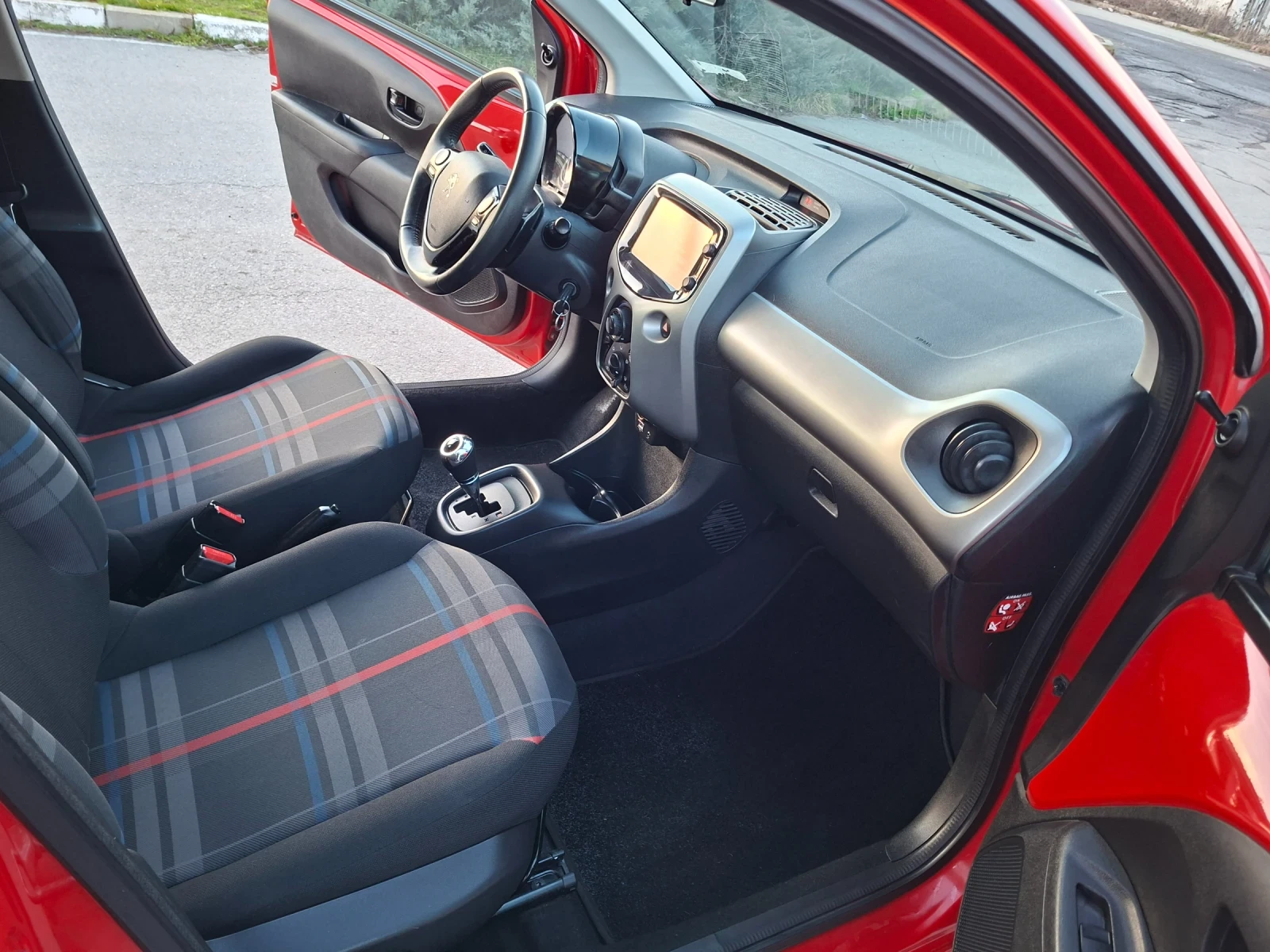 Peugeot 108 1.0 VVTI EURO5B, снимка 10 - Автомобили и джипове - 55485770