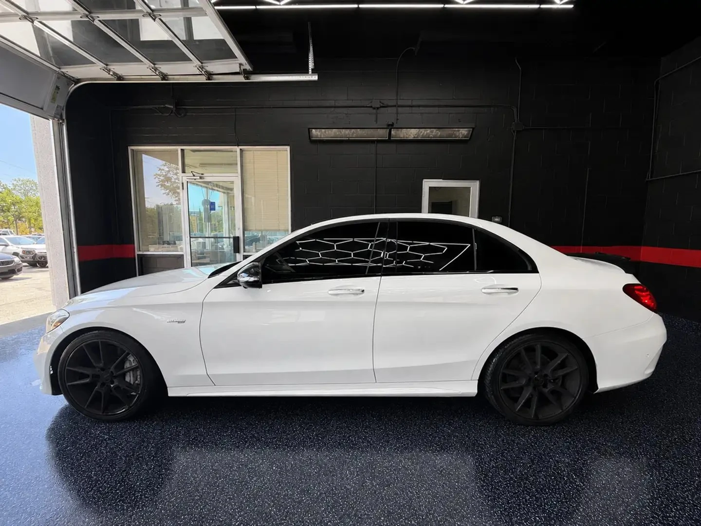 Mercedes-Benz C 43 AMG 4MATIC* КОЖА* ПОДГРЕВ* ОБДУХВ* BURMASTER* PANO* 36, снимка 4 - Автомобили и джипове - 55640920