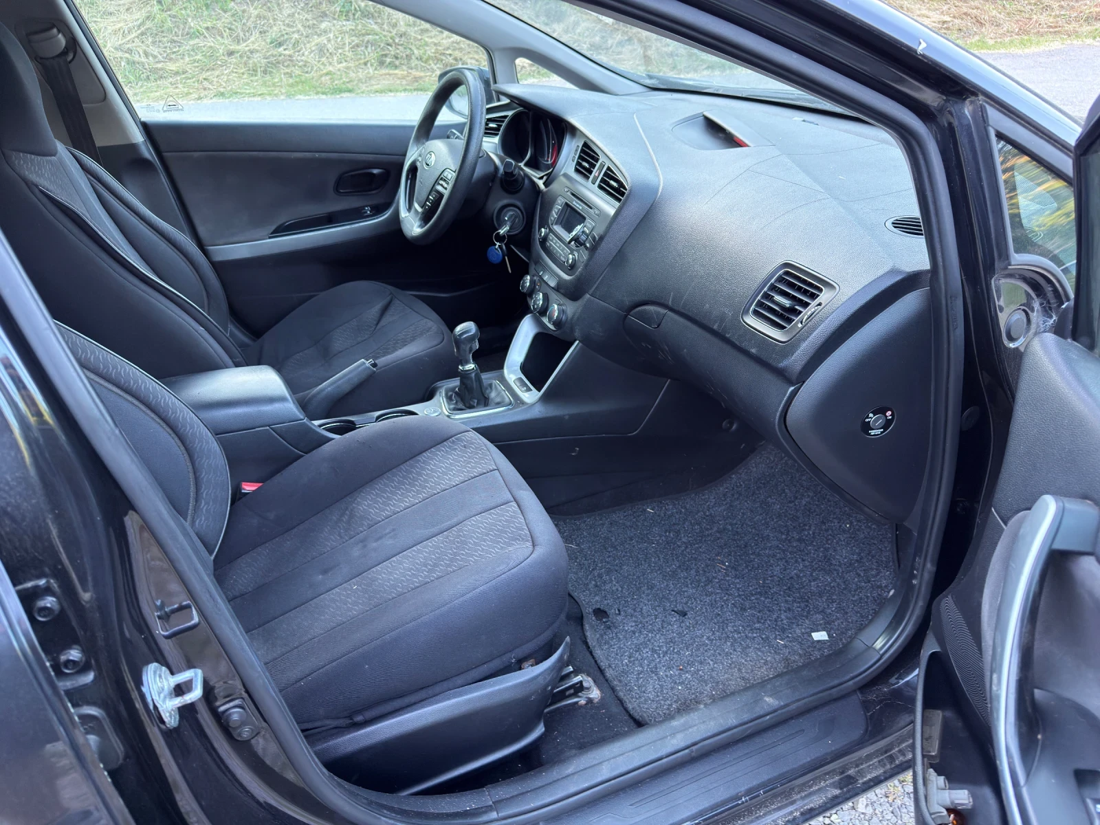 Kia Ceed 1.4 I , снимка 3 - Автомобили и джипове - 55744586