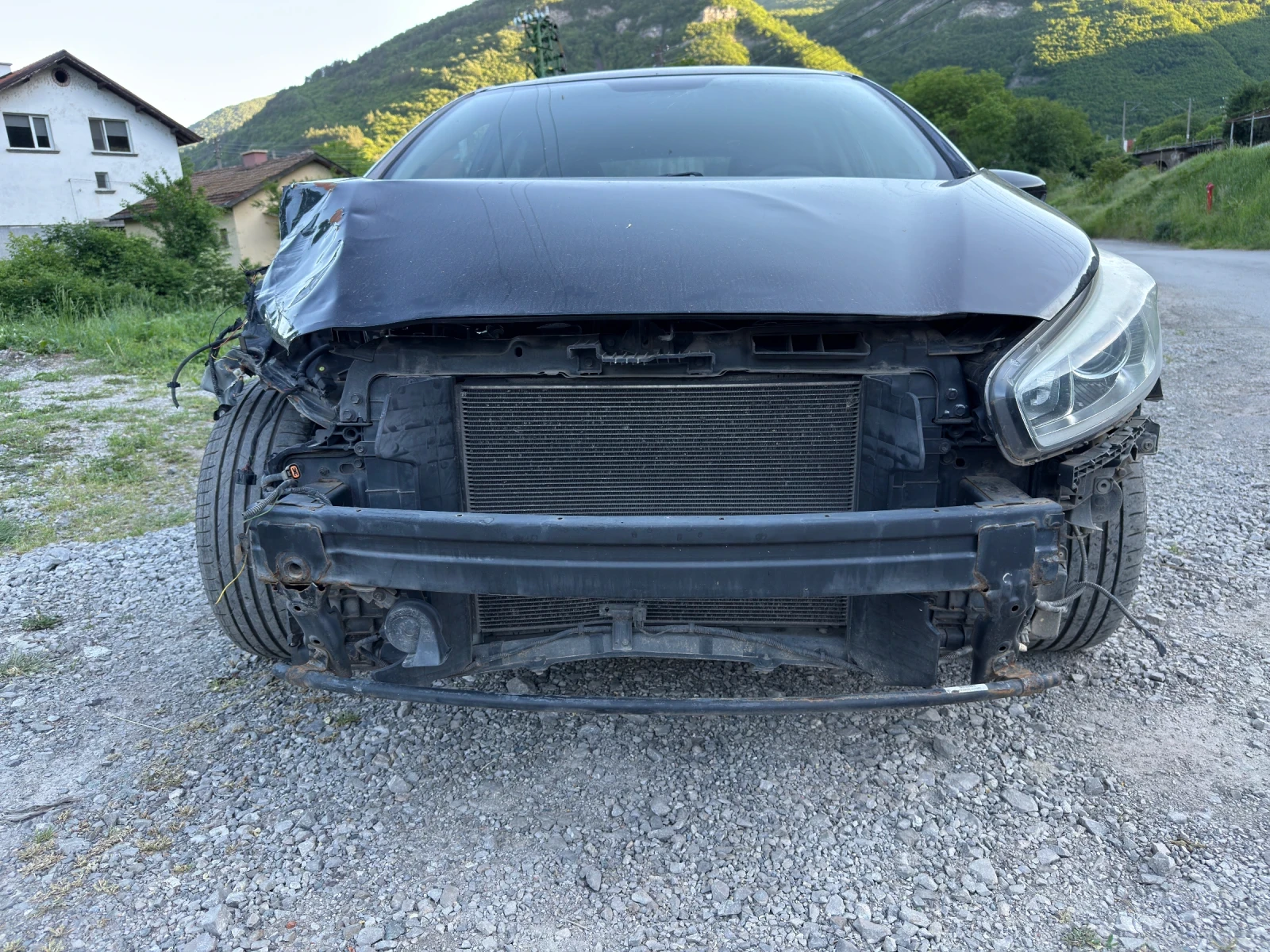 Kia Ceed 1.4 I , снимка 2 - Автомобили и джипове - 55744586