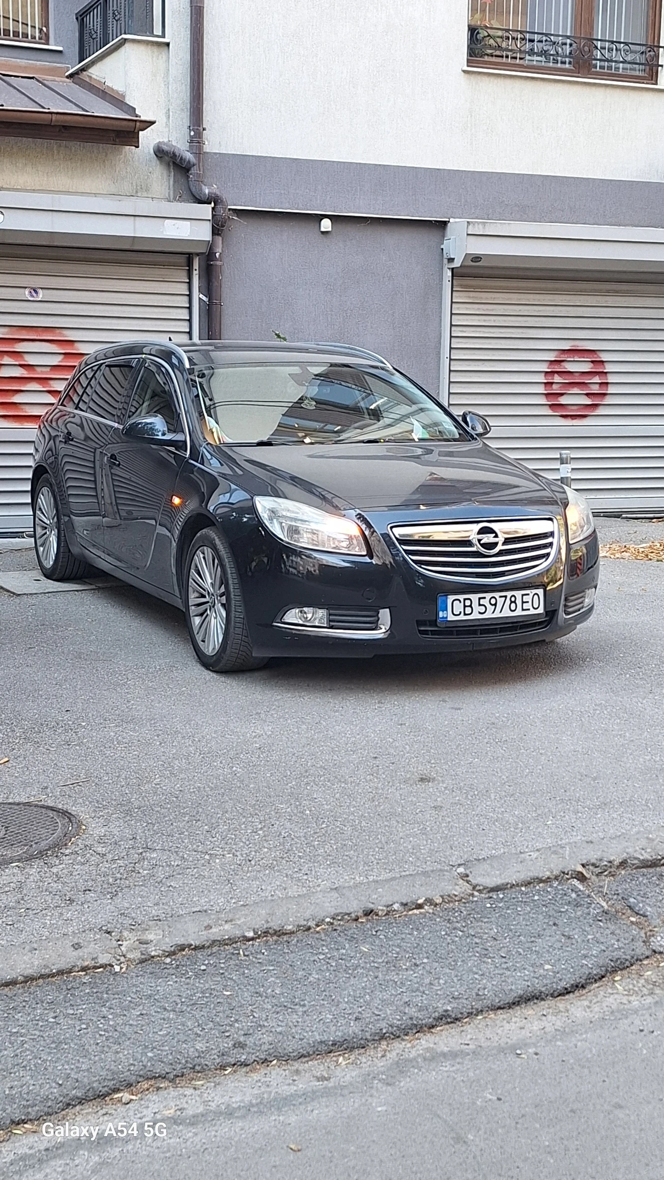 Opel Insignia 1.4 Спорт Туърър, снимка 2 - Автомобили и джипове - 56088391