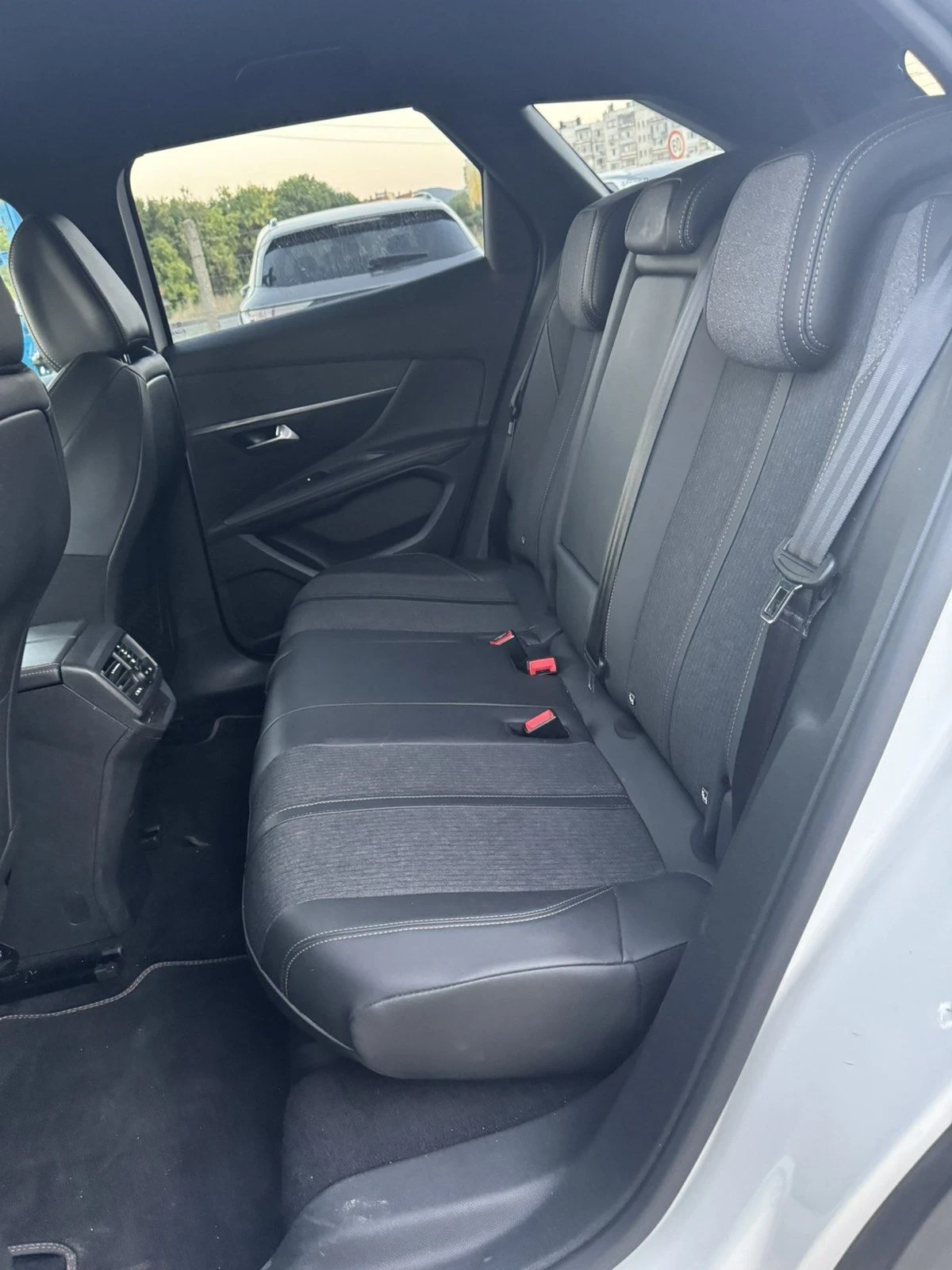 Peugeot 3008 1.6 PLUG IN 300 * EAT 8 * 4X4 * GT - line , снимка 12 - Автомобили и джипове - 56123711