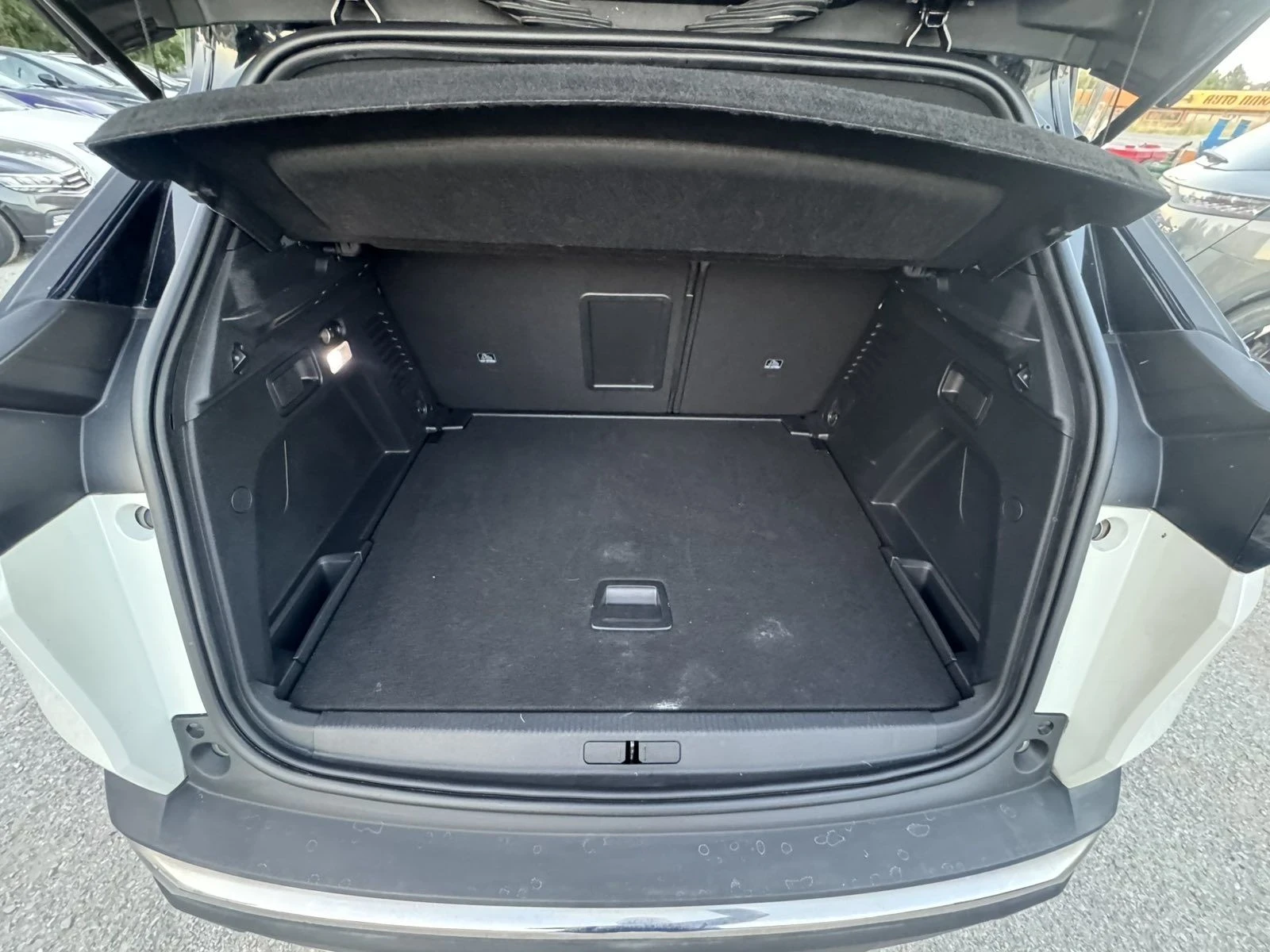 Peugeot 3008 1.6 PLUG IN 300 * EAT 8 * 4X4 * GT - line , снимка 13 - Автомобили и джипове - 56123711
