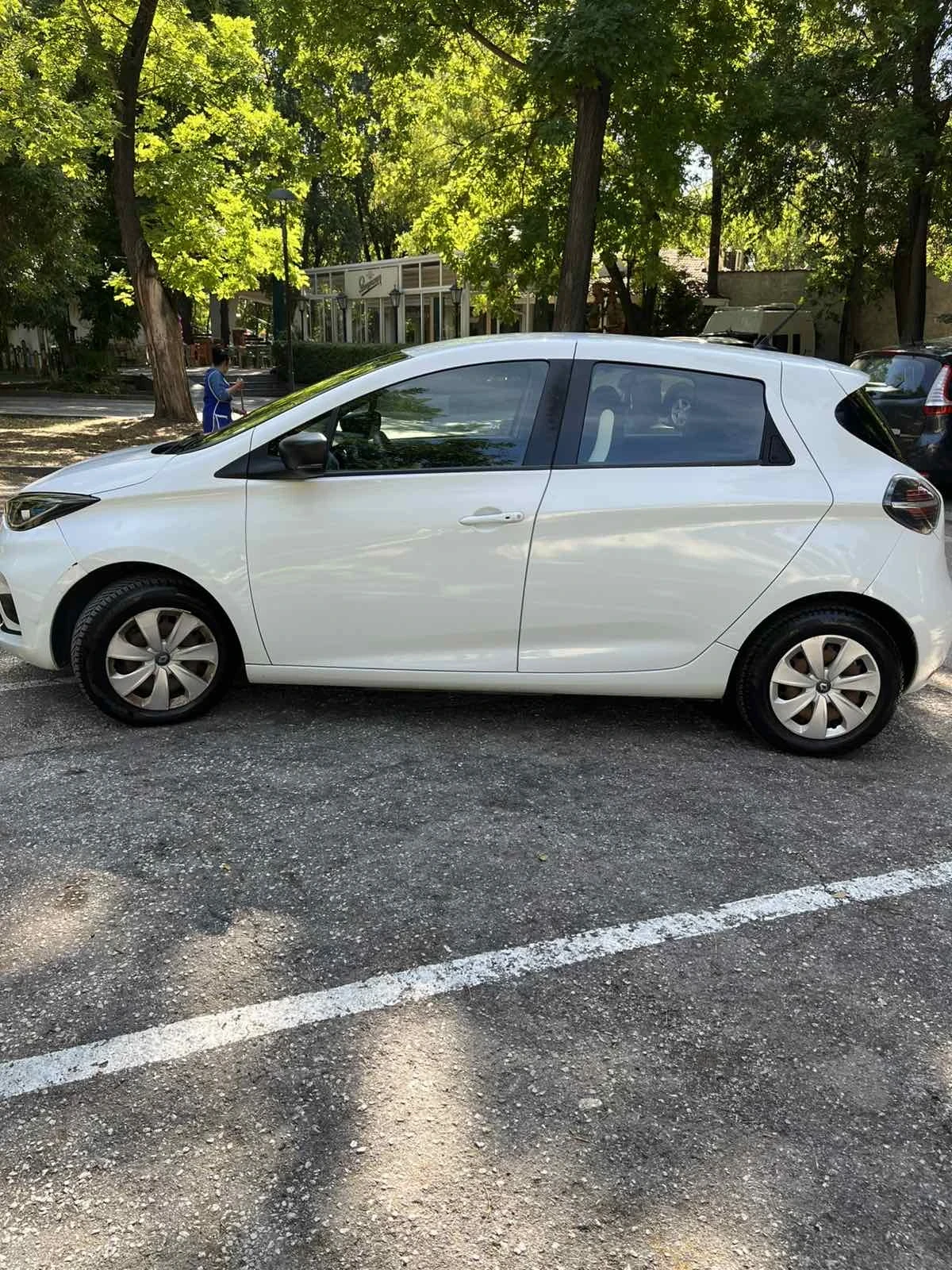 Renault Zoe, снимка 2 - Автомобили и джипове - 56148849