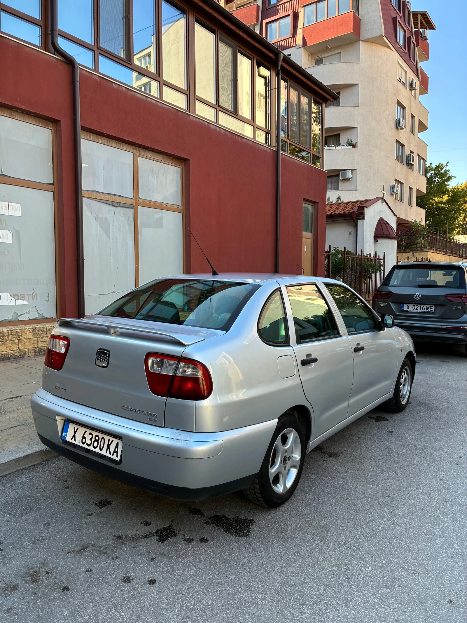 Seat Cordoba, снимка 2 - Автомобили и джипове - 56253242