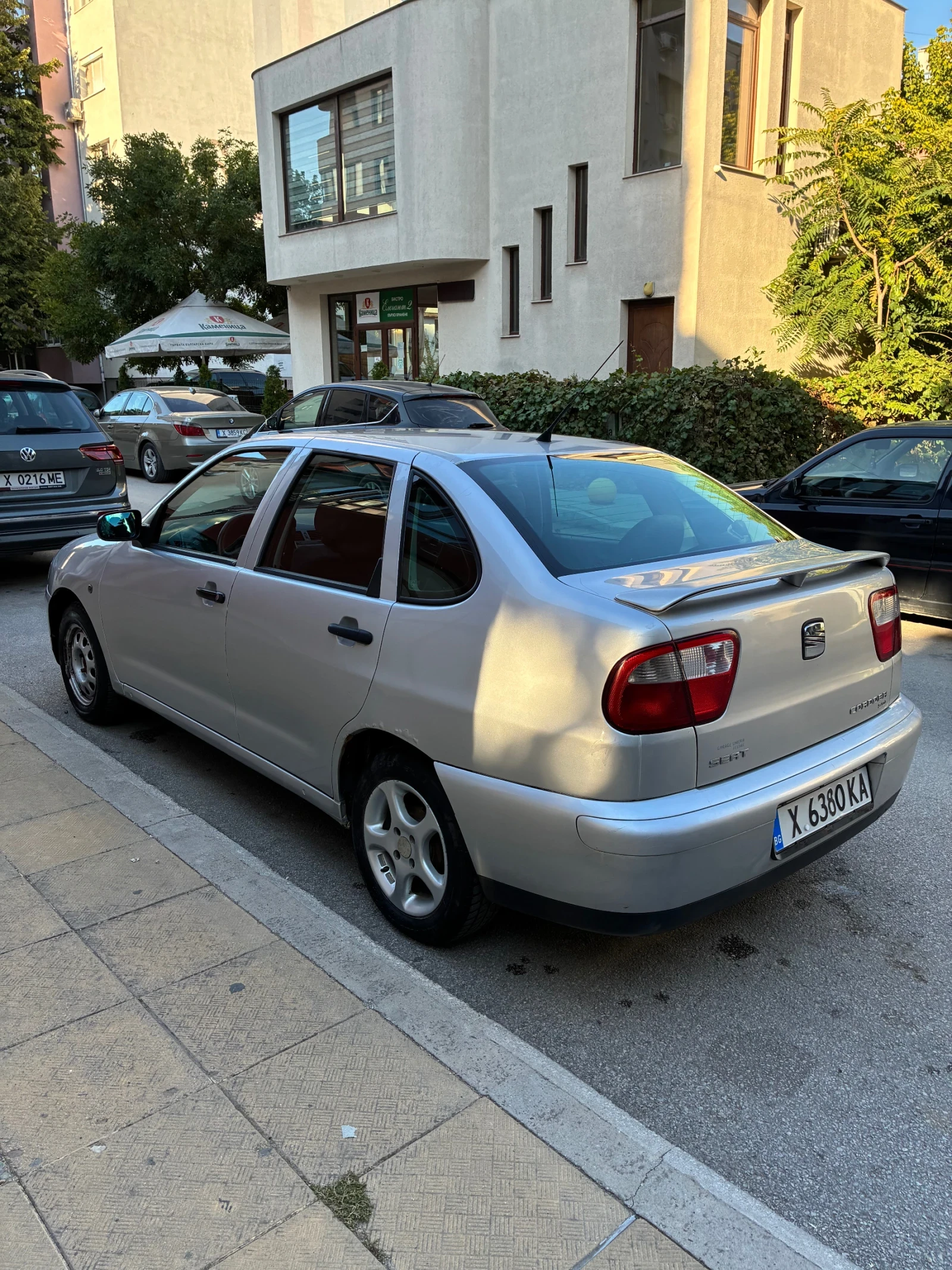 Seat Cordoba, снимка 8 - Автомобили и джипове - 56253242