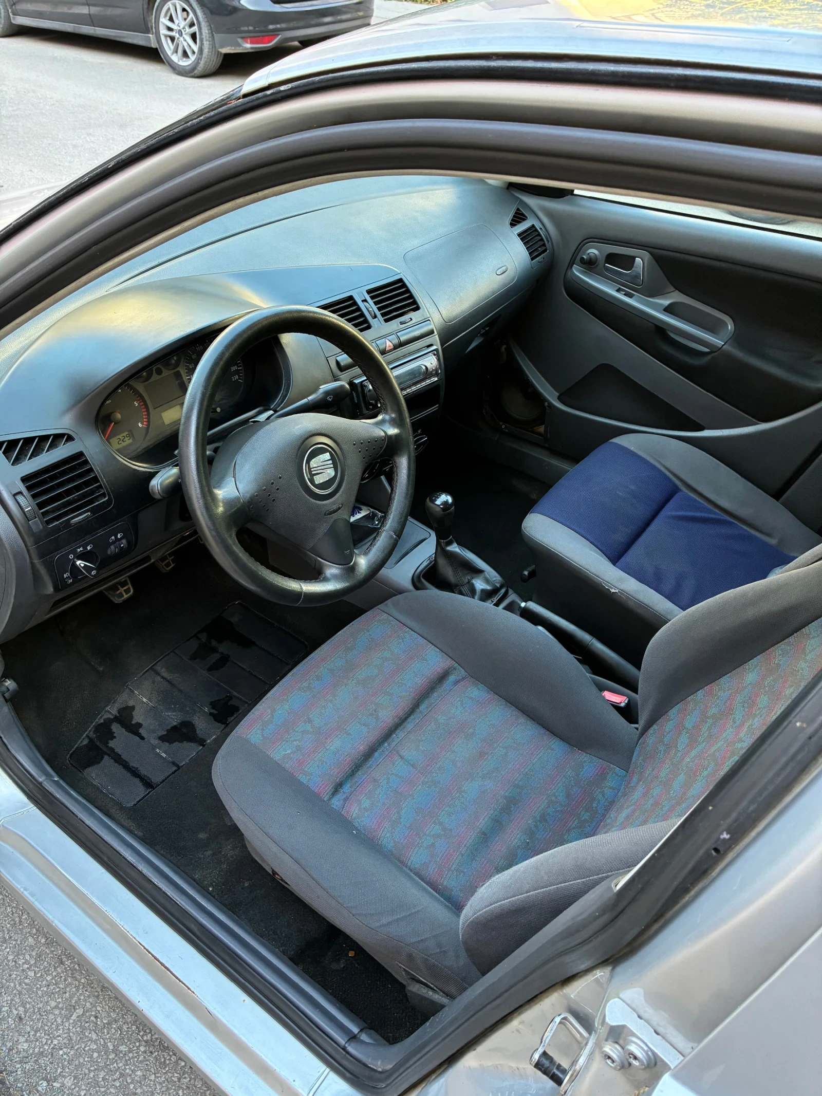 Seat Cordoba, снимка 12 - Автомобили и джипове - 56253242