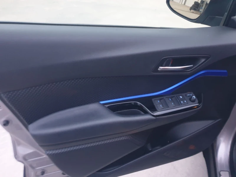 Toyota C-HR 2.0 i avtomat Limited, снимка 11 - Автомобили и джипове - 52299807