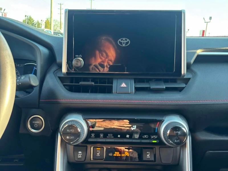 Toyota Rav4 * CARFAX * БЕЗ ПЪРВОНАЧАЛНА ВНОСКА, снимка 10 - Автомобили и джипове - 53231927