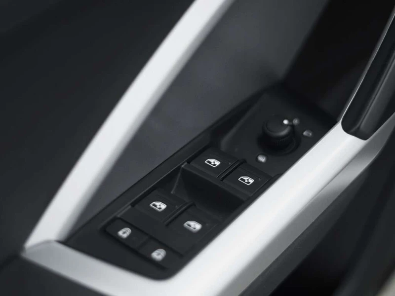 Audi Q3 * quattro Premium * CARFAX * ЦЕНА ДО БГ, снимка 9 - Автомобили и джипове - 53273275