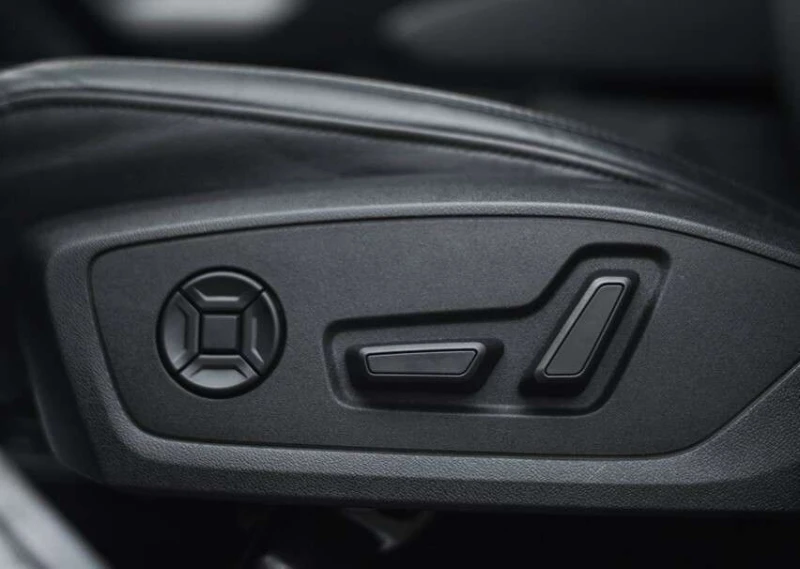 Audi Q3 * quattro Premium * CARFAX * ЦЕНА ДО БГ, снимка 10 - Автомобили и джипове - 53273275