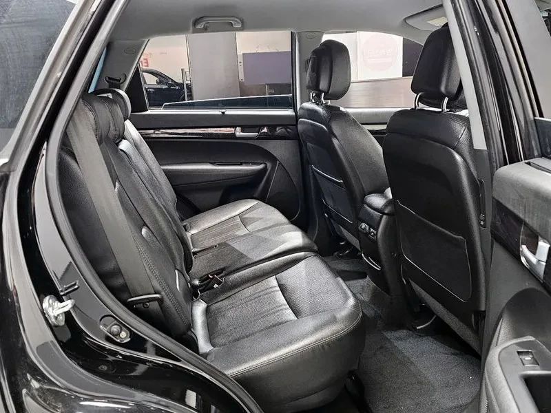 Kia Sorento 2.2 4WD TRENDY, снимка 12 - Автомобили и джипове - 56360406