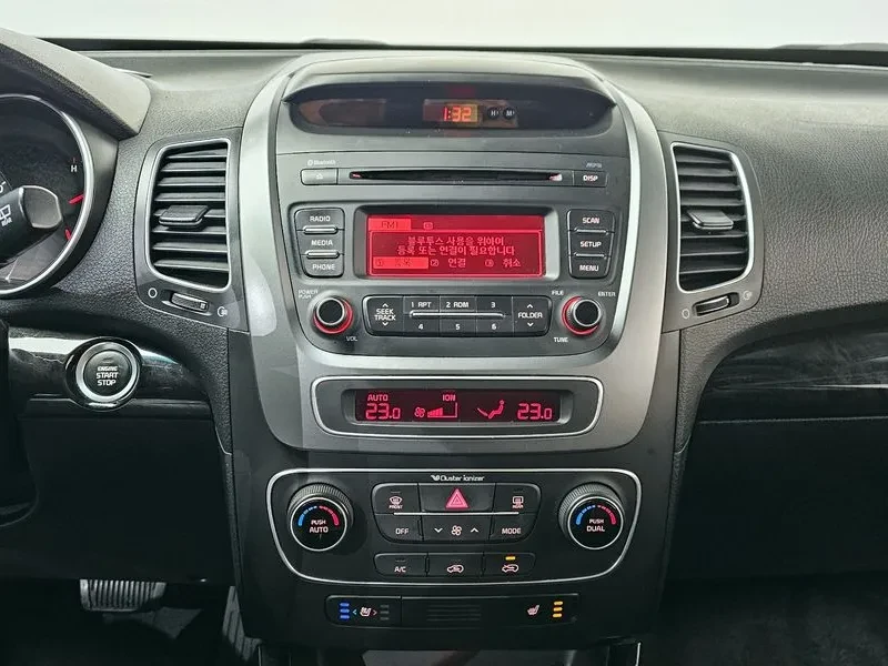 Kia Sorento 2.2 4WD TRENDY, снимка 15 - Автомобили и джипове - 56360406