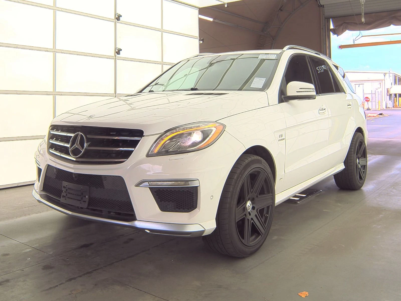 Mercedes-Benz ML 63 AMG 4MATIC бдух* Harman/Kardon* м.точка* Designo*  - [1] 