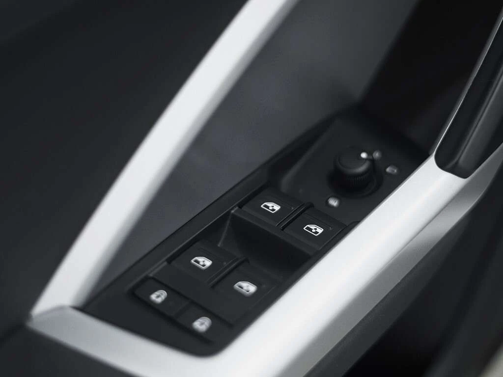 Audi Q3 * quattro Premium * CARFAX * ЦЕНА ДО БГ - изображение 9