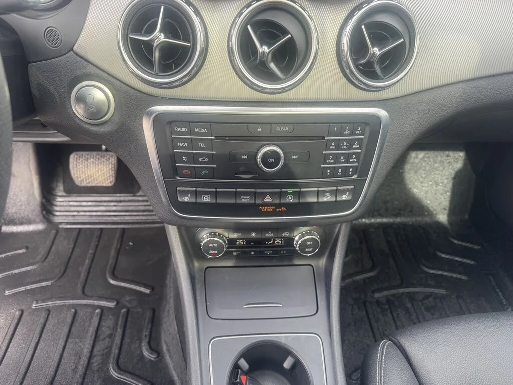 Mercedes-Benz GLA 4MATIC* АвтоКредит* (ЦЕНА ДО БГ), снимка 13 - Автомобили и джипове - 53998297