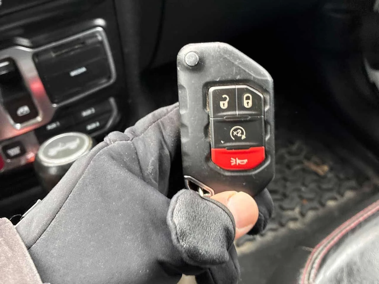 Jeep Wrangler  Rubicon /CARFAX/ОТ ПРЕДСТАВИТЕЛСТВО/КЛИП, снимка 14 - Автомобили и джипове - 53998158