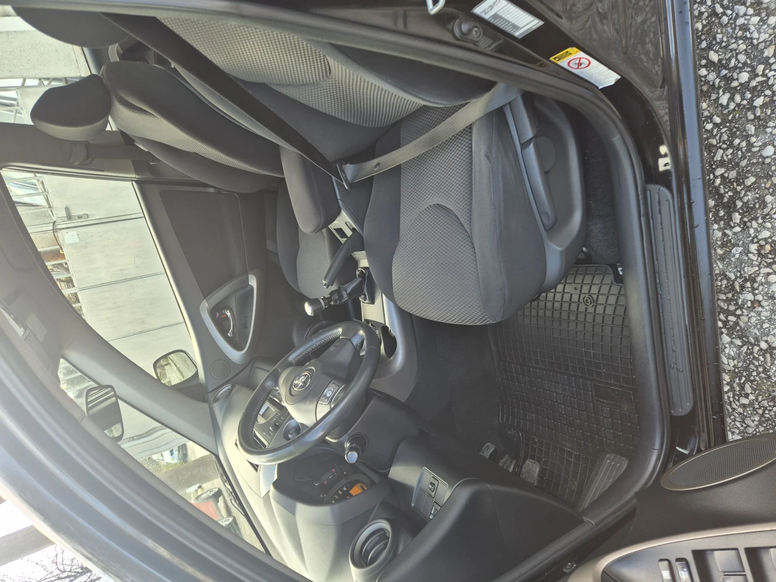 Toyota Rav4 Лек, снимка 6 - Автомобили и джипове - 54255973