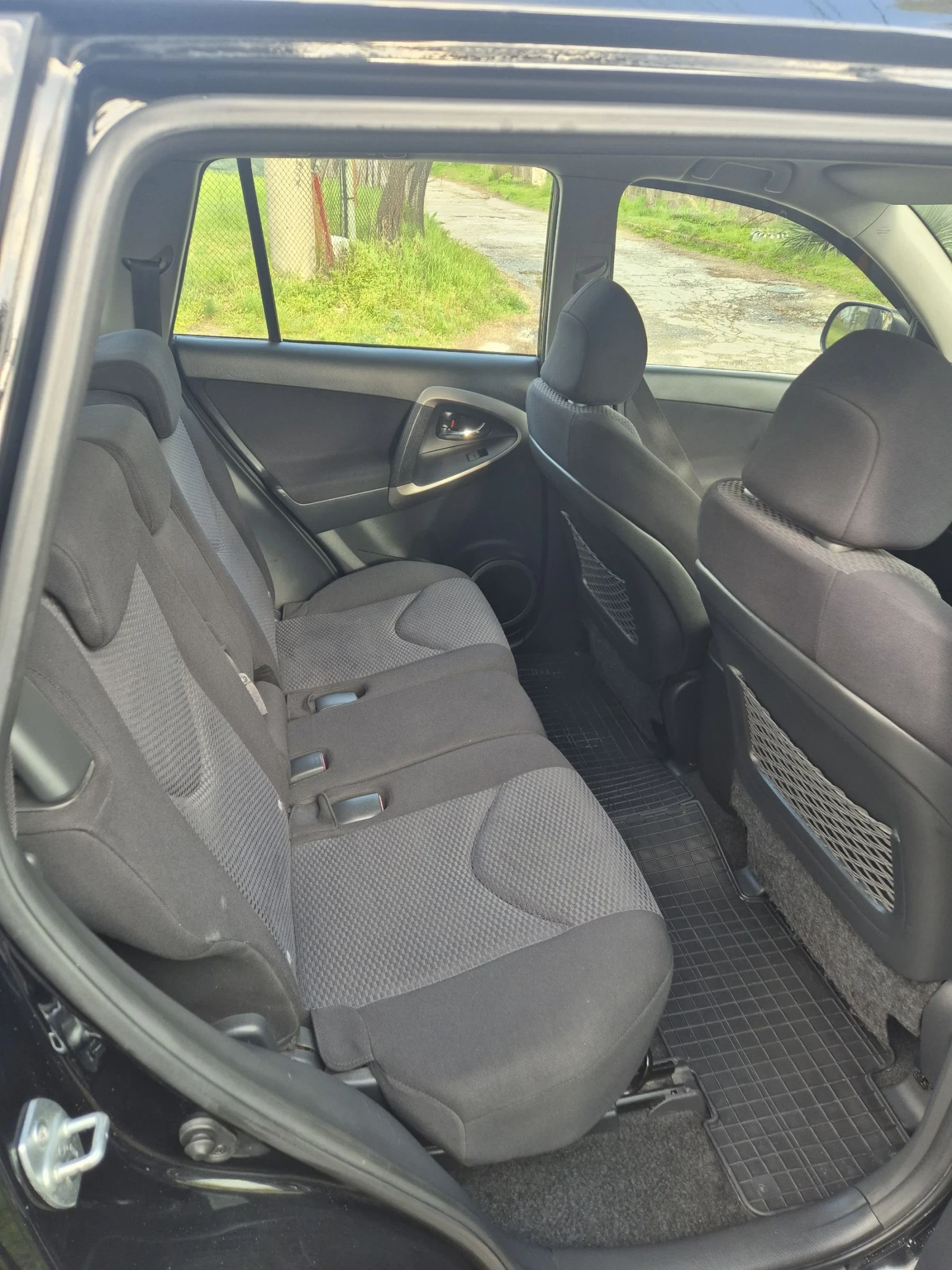 Toyota Rav4 Лек, снимка 9 - Автомобили и джипове - 54255973