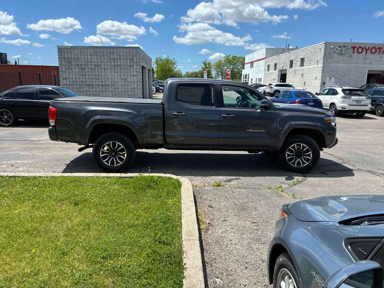 Toyota Tacoma | АВТОКРЕДИТ БЕЗ ПЪРВОНАЧАЛНА ВНОСКА | , снимка 3 - Автомобили и джипове - 54918108