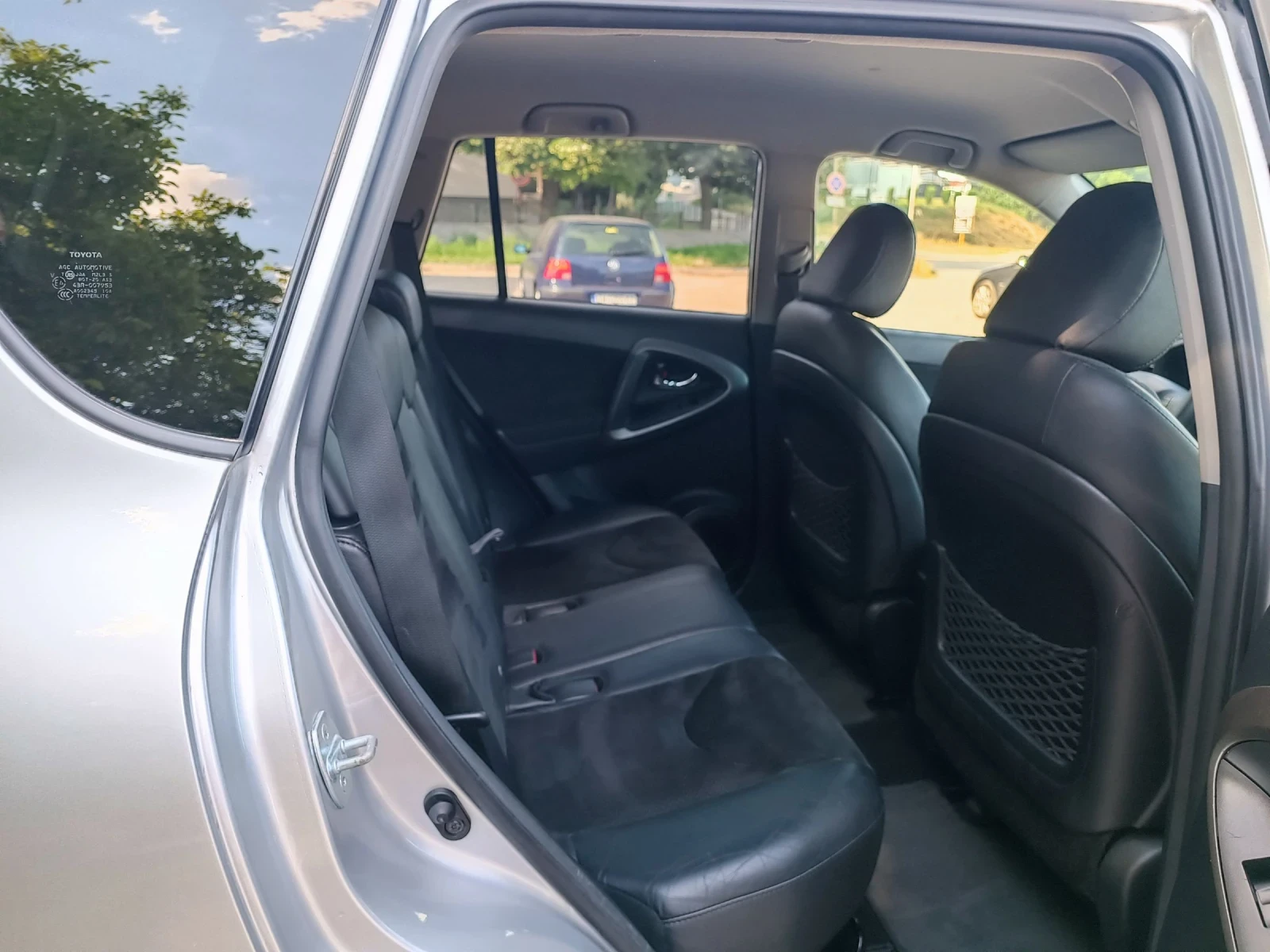 Toyota Rav4 2.0i-158 kc-ШВЕЙЦАРИЯ-РЪЧКА-6ск-4х4-FACELIFT, снимка 10 - Автомобили и джипове - 54988569