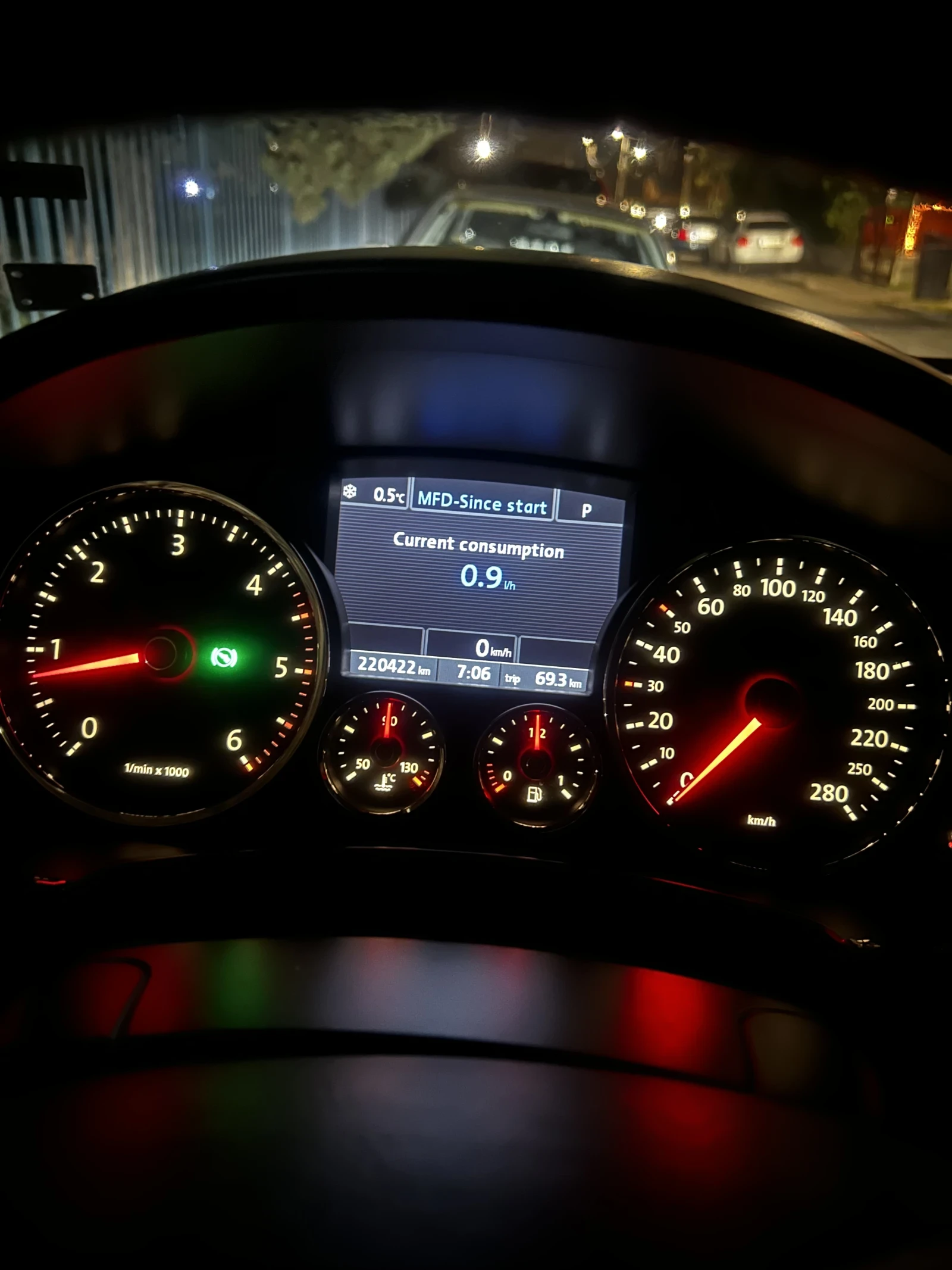 VW Touareg, снимка 2 - Автомобили и джипове - 55003876