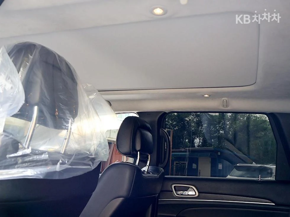 Jeep Grand cherokee 3.6 SUMMIT HARMON KARDON/PANORAMA/360CAM, снимка 13 - Автомобили и джипове - 55407416