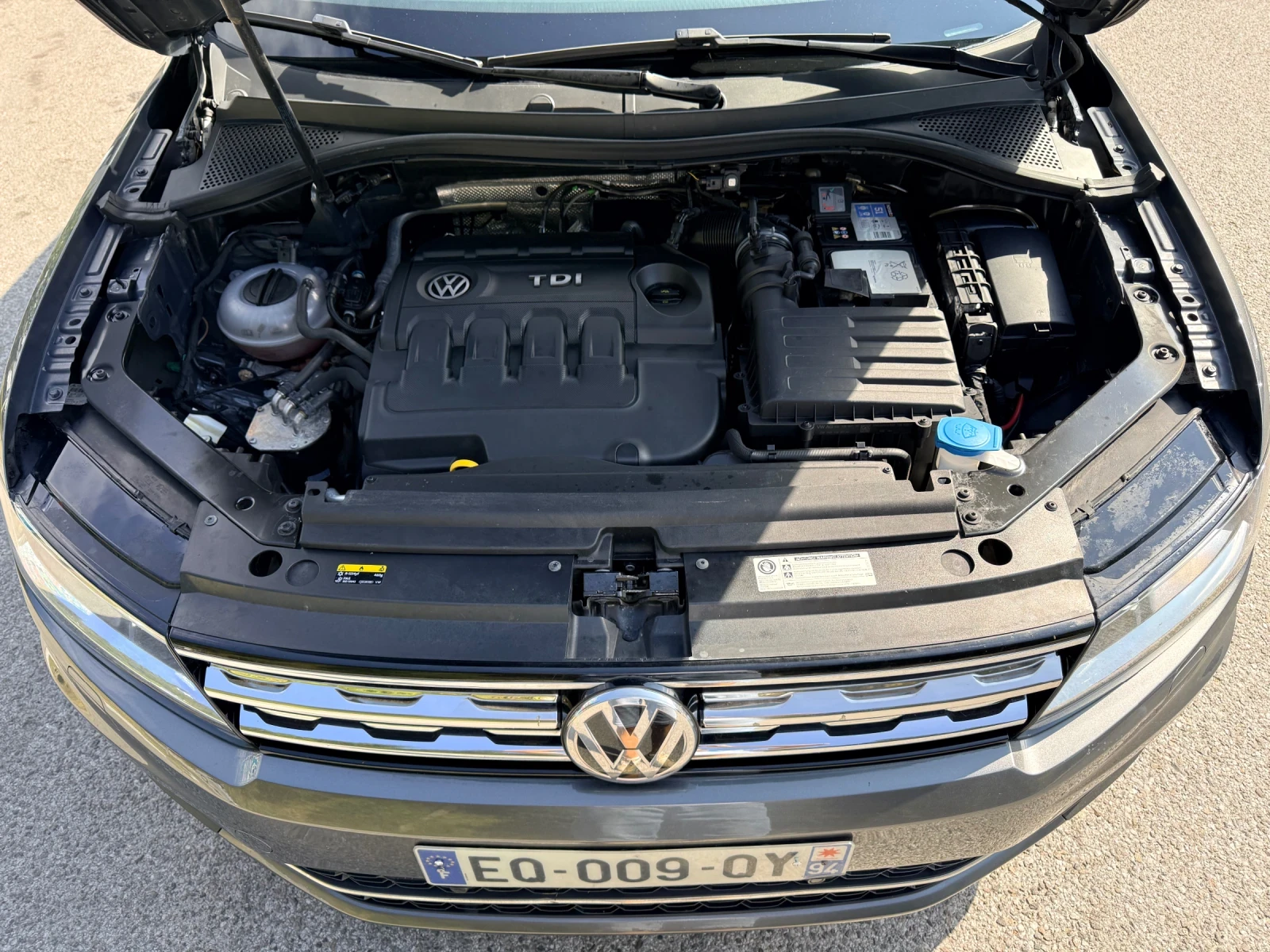VW Tiguan DIGITAL* 4x4* DISTRONIC* LANE KEEP* ЕЛ.БАГАЖНИК* Т, снимка 17 - Автомобили и джипове - 55684520