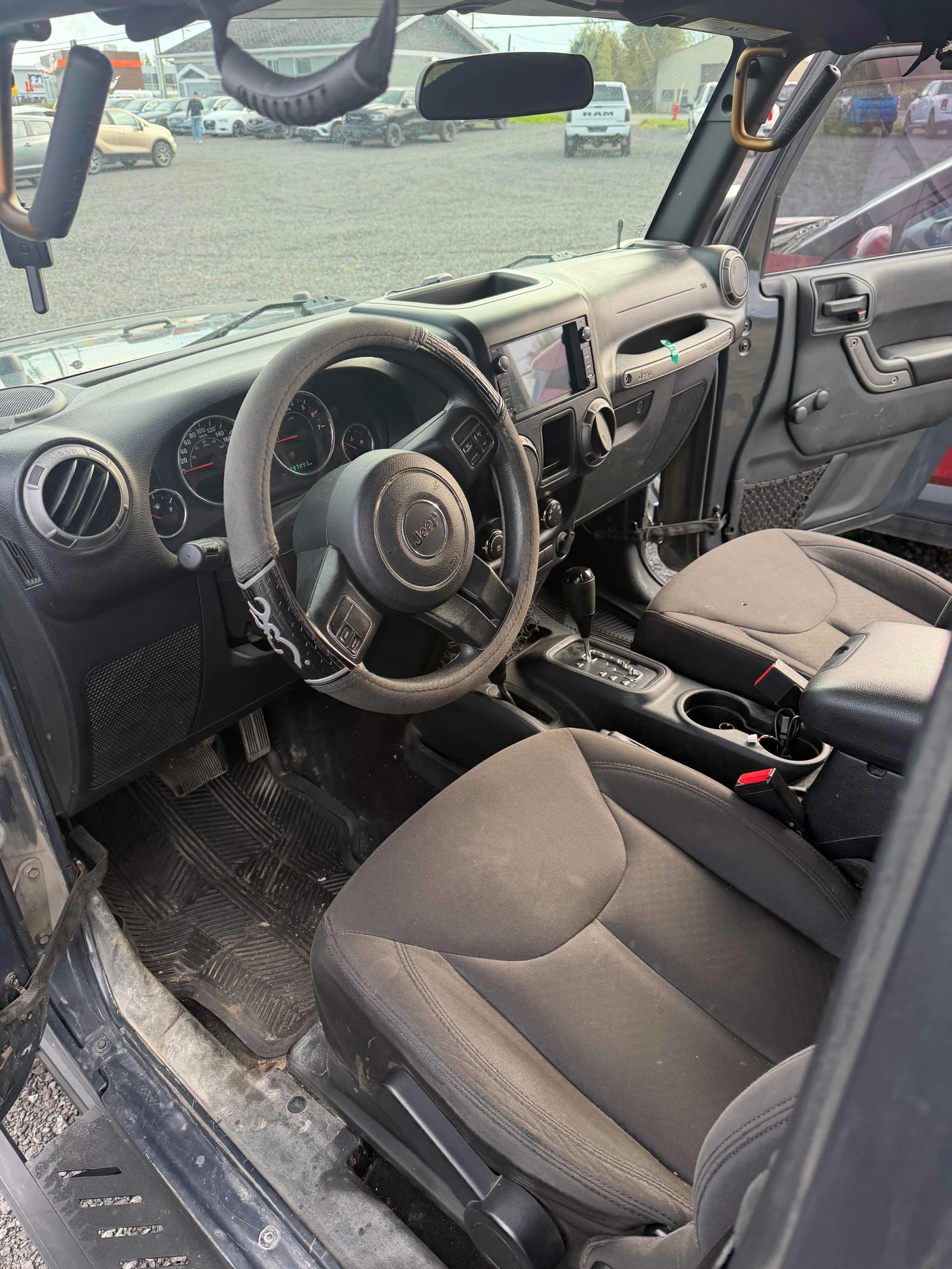 Jeep Wrangler Sport* CARFAX* АВТОКРЕДИТ БЕЗ ПЪРВОНАЧАЛНА ВНОСКА*, снимка 7 - Автомобили и джипове - 56155046