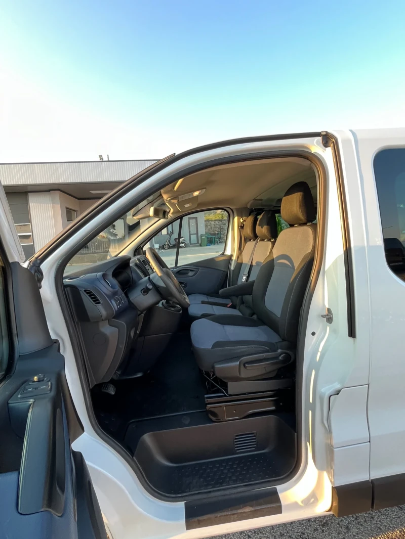 Opel Vivaro 9 MESTA, снимка 13 - Бусове и автобуси - 47337224