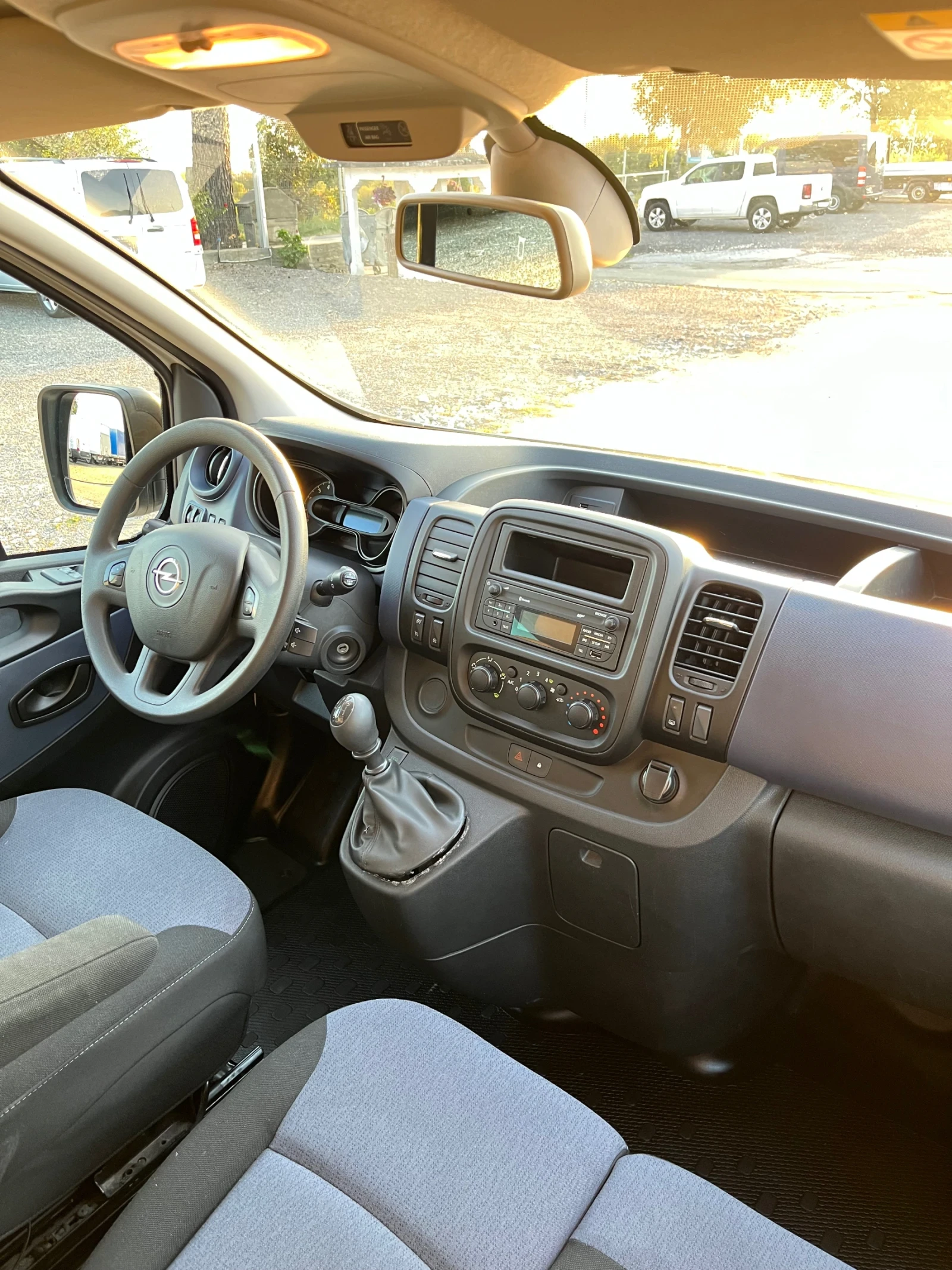 Opel Vivaro 9 MESTA | Mobile.bg   16
