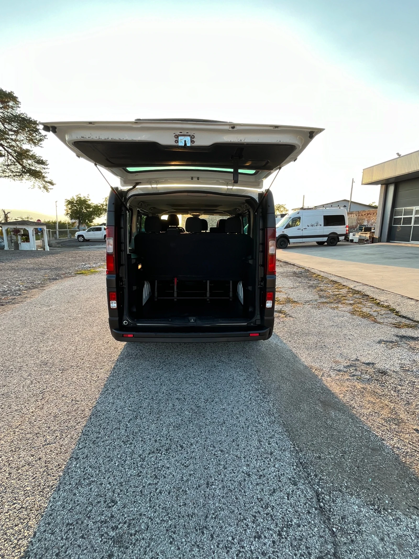 Opel Vivaro 9 MESTA | Mobile.bg   15