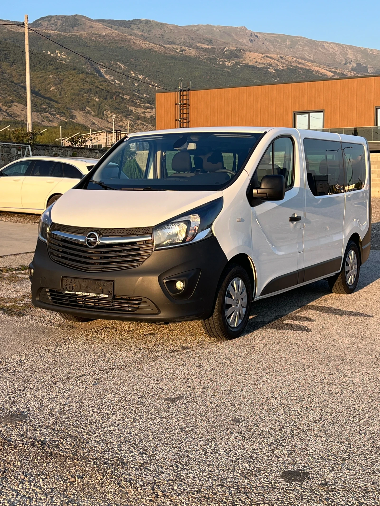 Opel Vivaro 9 MESTA - изображение 6