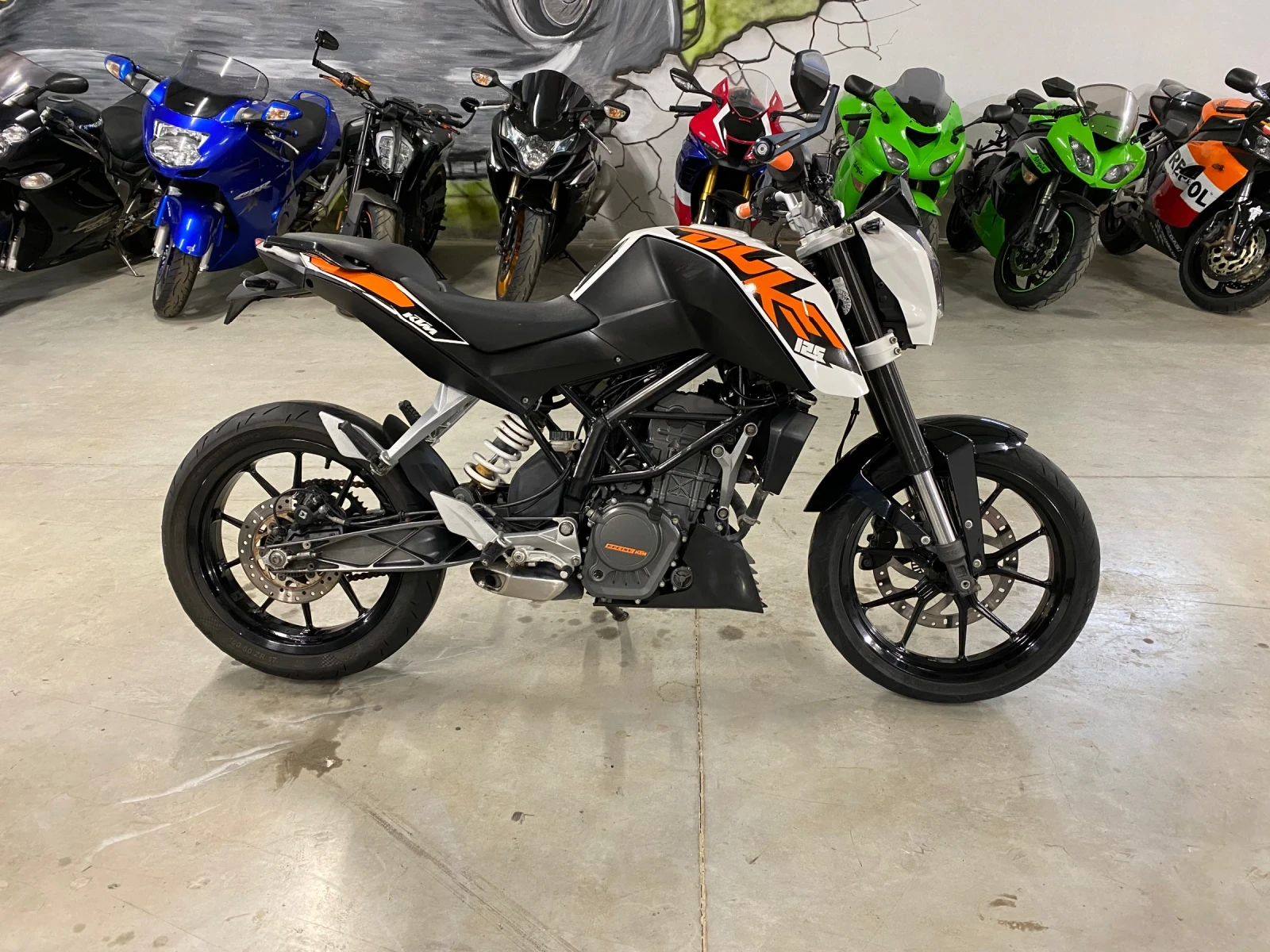 Ktm Duke 125 ABS - изображение 2