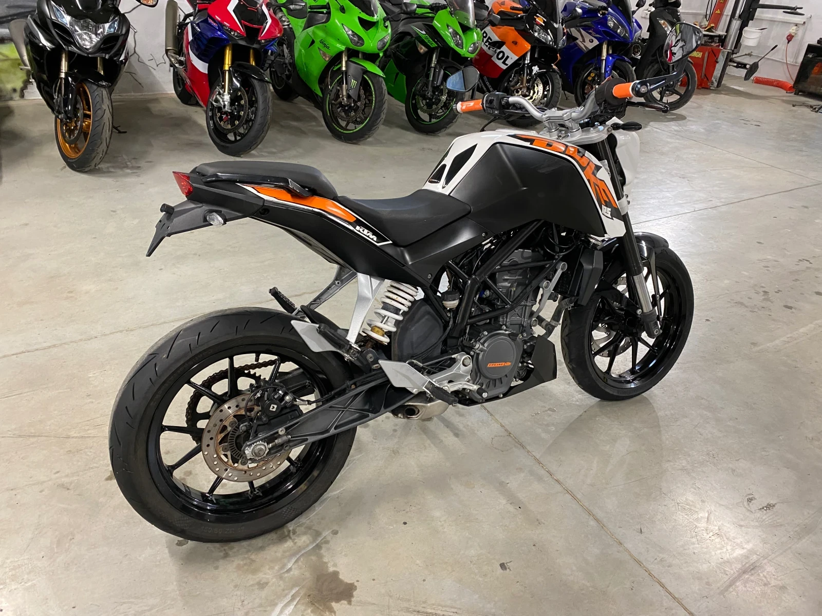 Ktm Duke 125 ABS - изображение 3