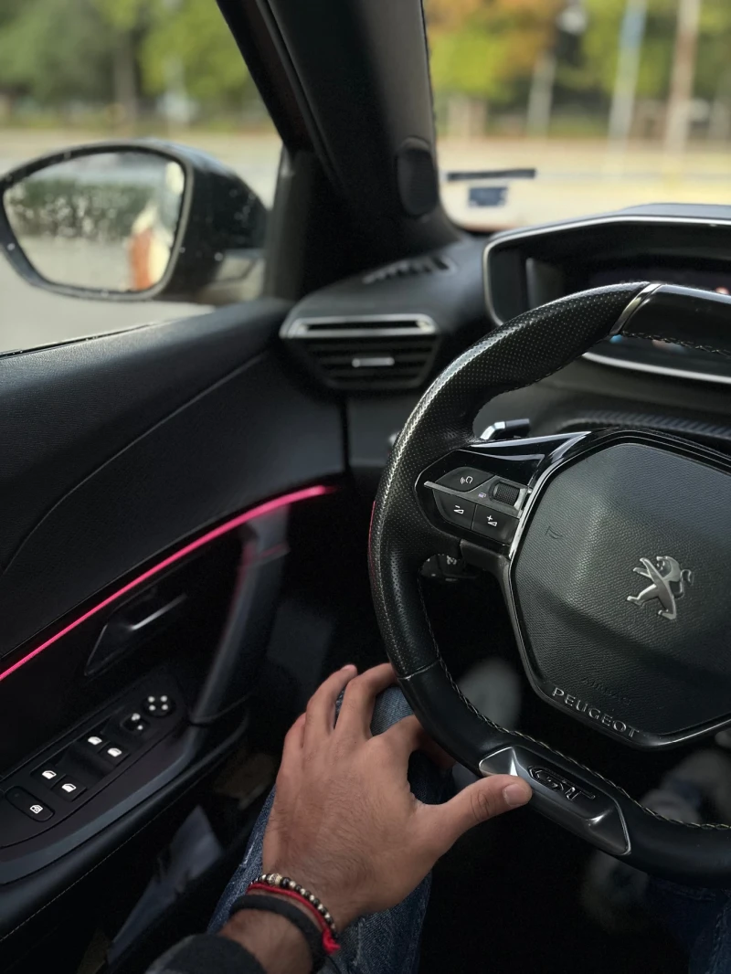 Peugeot 2008, снимка 8 - Автомобили и джипове - 52450180