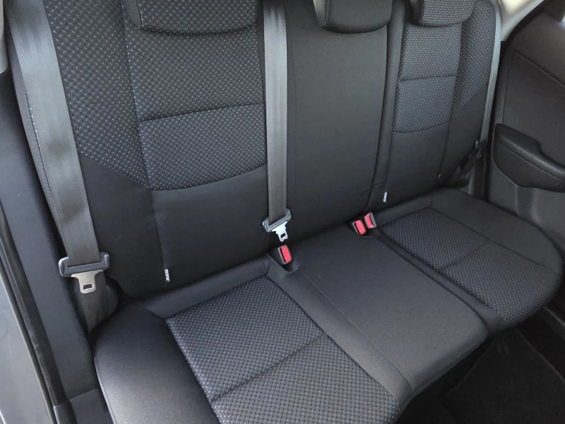 Hyundai I30 1.4БЕНЗИН/FACELIFT, снимка 12 - Автомобили и джипове - 52818117