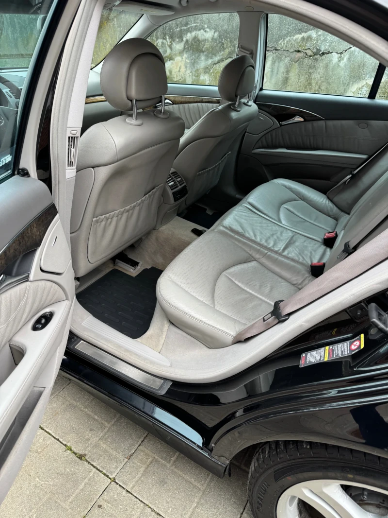 Mercedes-Benz E 320, снимка 10 - Автомобили и джипове - 52836343