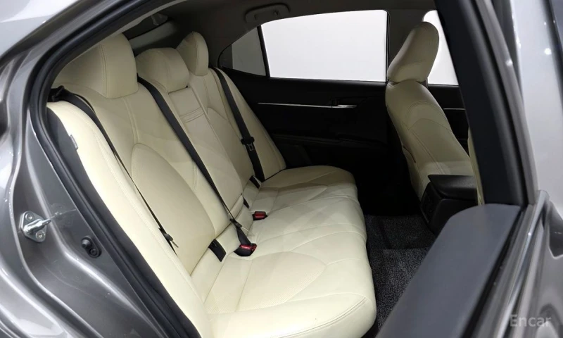 Toyota Camry, снимка 12 - Автомобили и джипове - 53089423