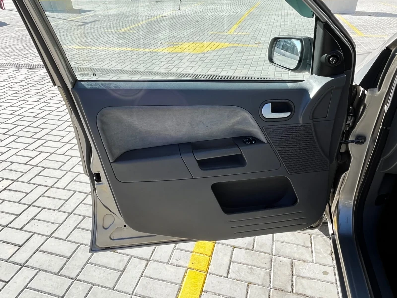 Ford Fusion 1.4TDCI/2003-Г, снимка 9 - Автомобили и джипове - 53148242